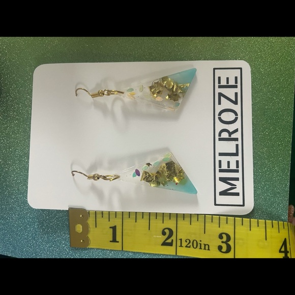 Triangle Dangle earrings - Picture 2 of 4